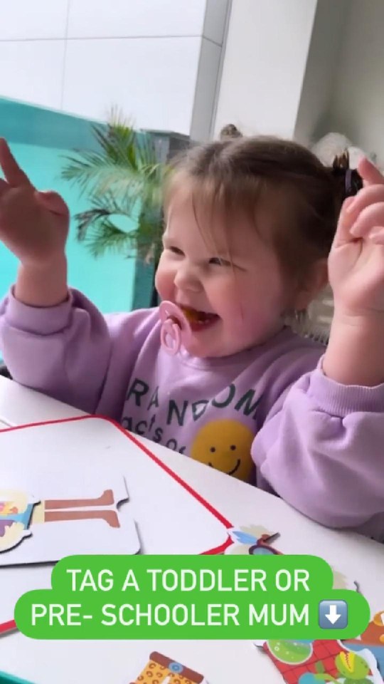 Two sisters playing with the Little Genius Starter Kit